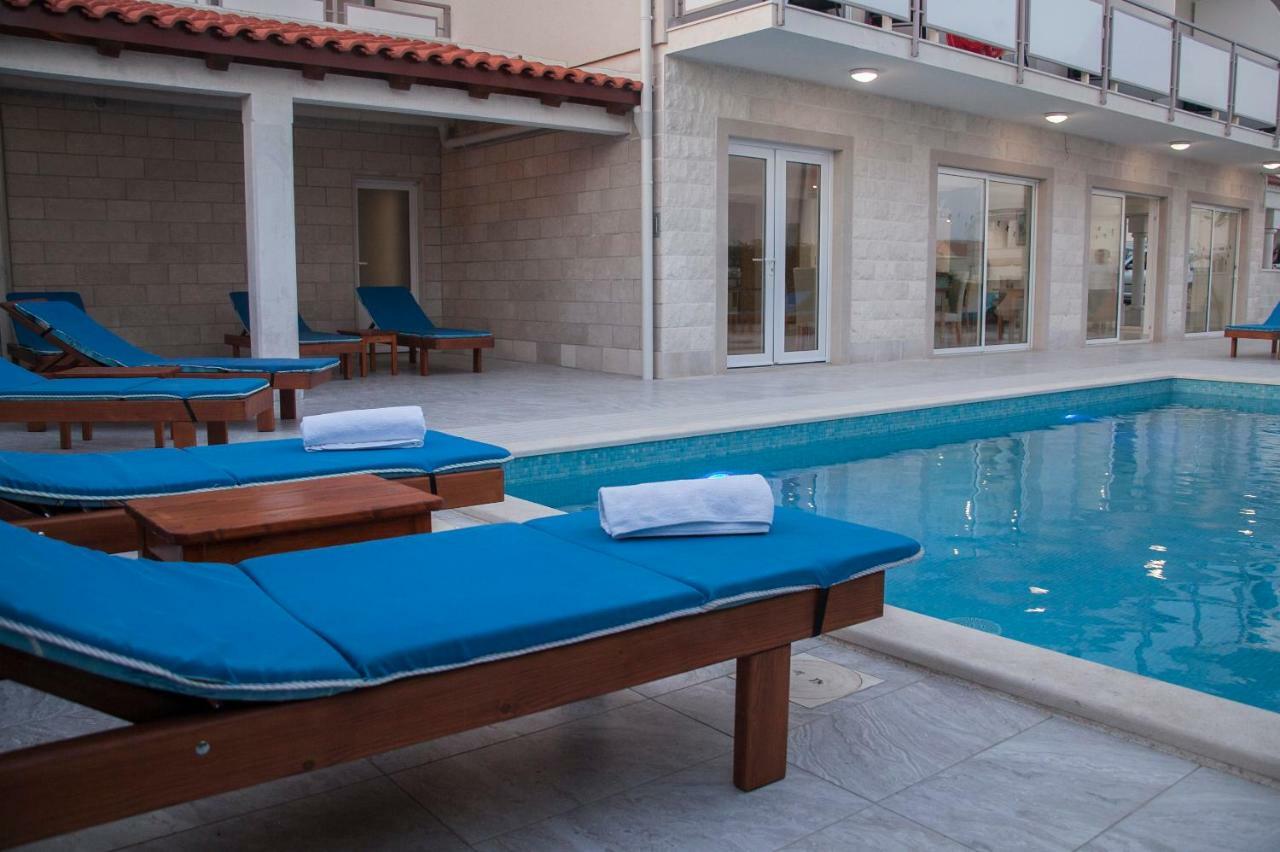 Villa Amorena - Adults Only Bol Dış mekan fotoğraf